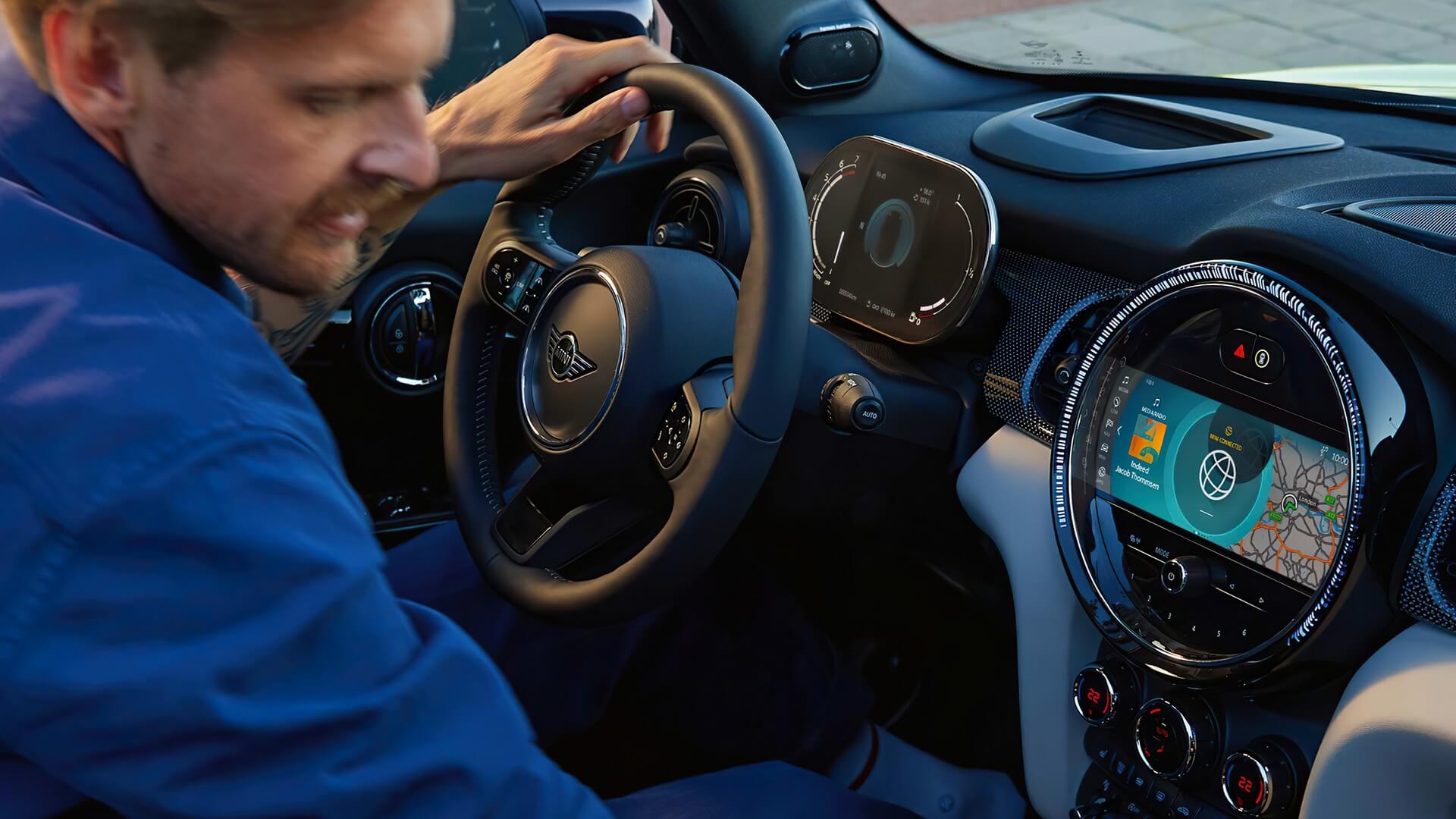 БАГАТОФУНКЦІОНАЛЬНИЙ ПРИЛАДОВИЙ ДИСПЛЕЙ.